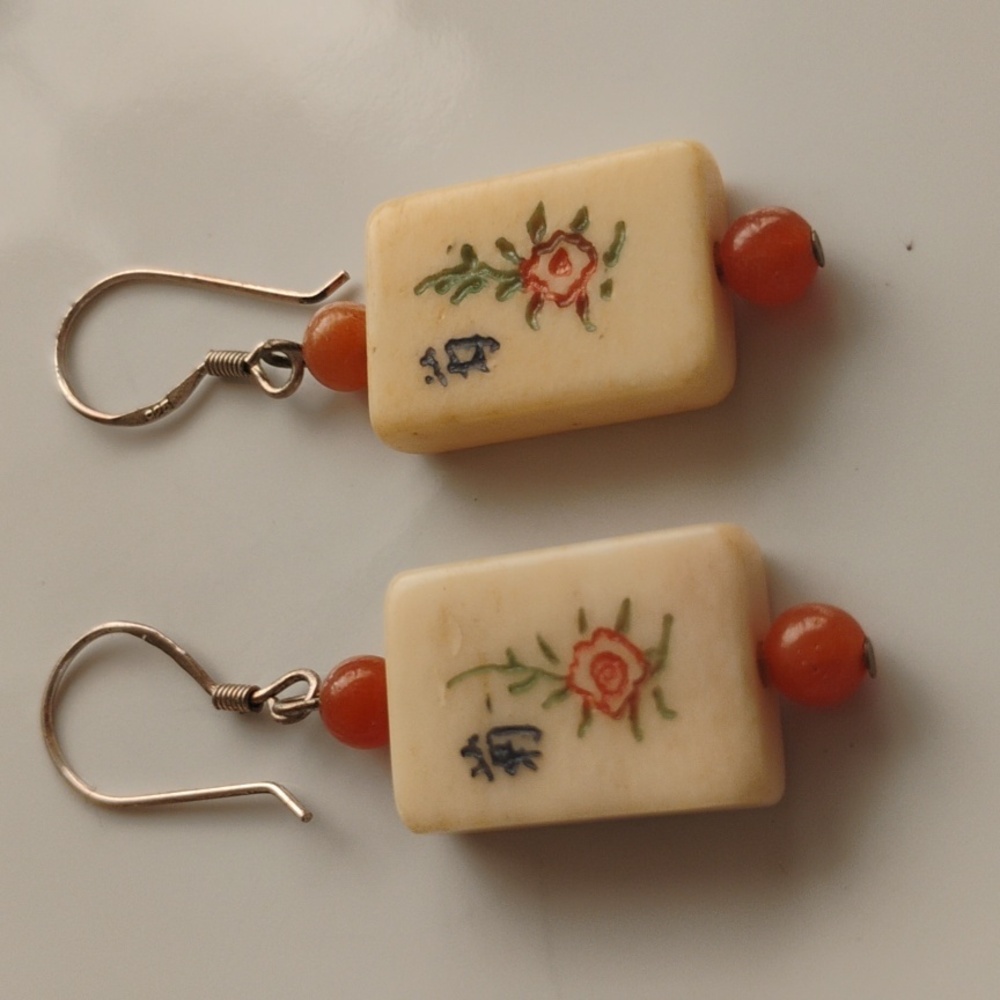Vintage Tile Like Floral Print Earrings - Picture 1 of 4